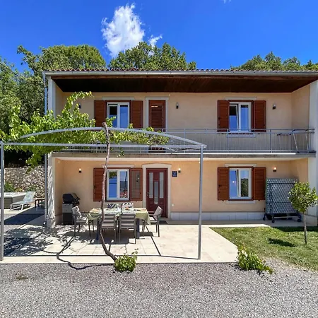 In Gri Ane-belgrad With Garden Case de vacanță *